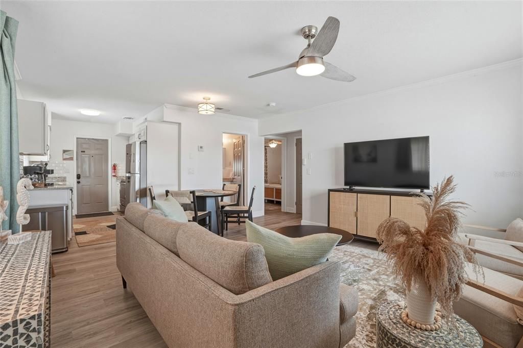 For Sale: $1,999,999 (6 beds, 0 baths, 2464 Square Feet)