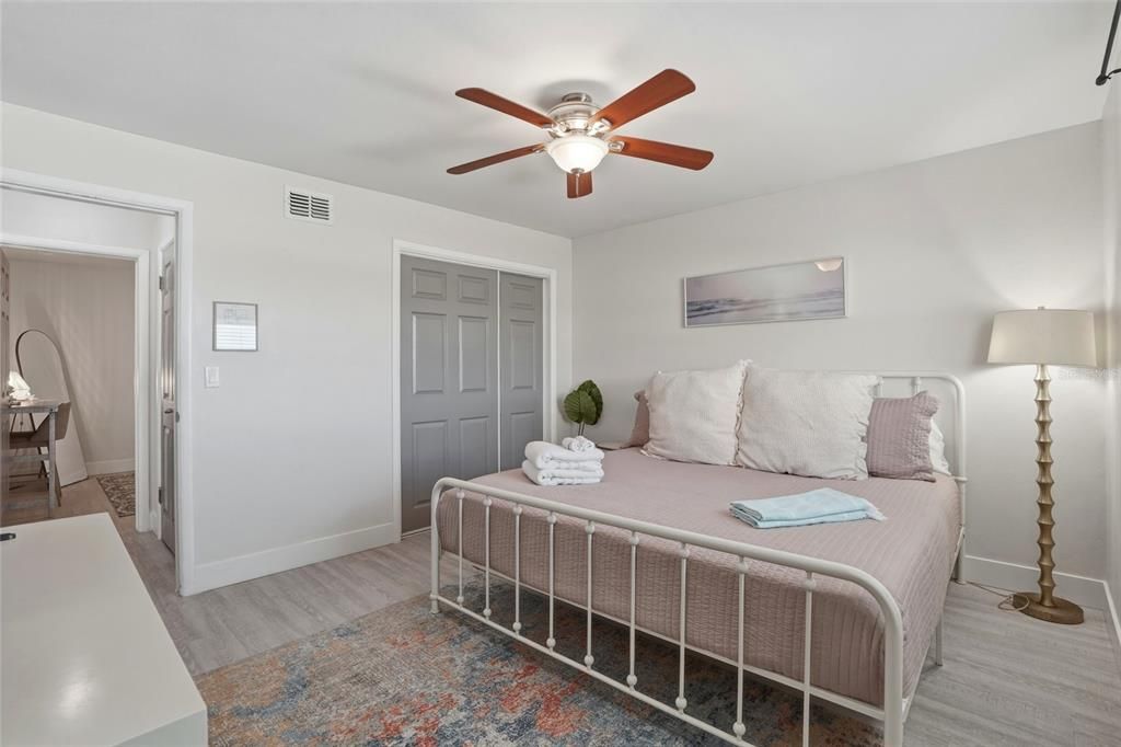 For Sale: $1,999,999 (6 beds, 0 baths, 2464 Square Feet)