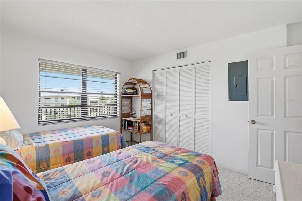 For Sale: $99,000 (2 beds, 2 baths, 1153 Square Feet)