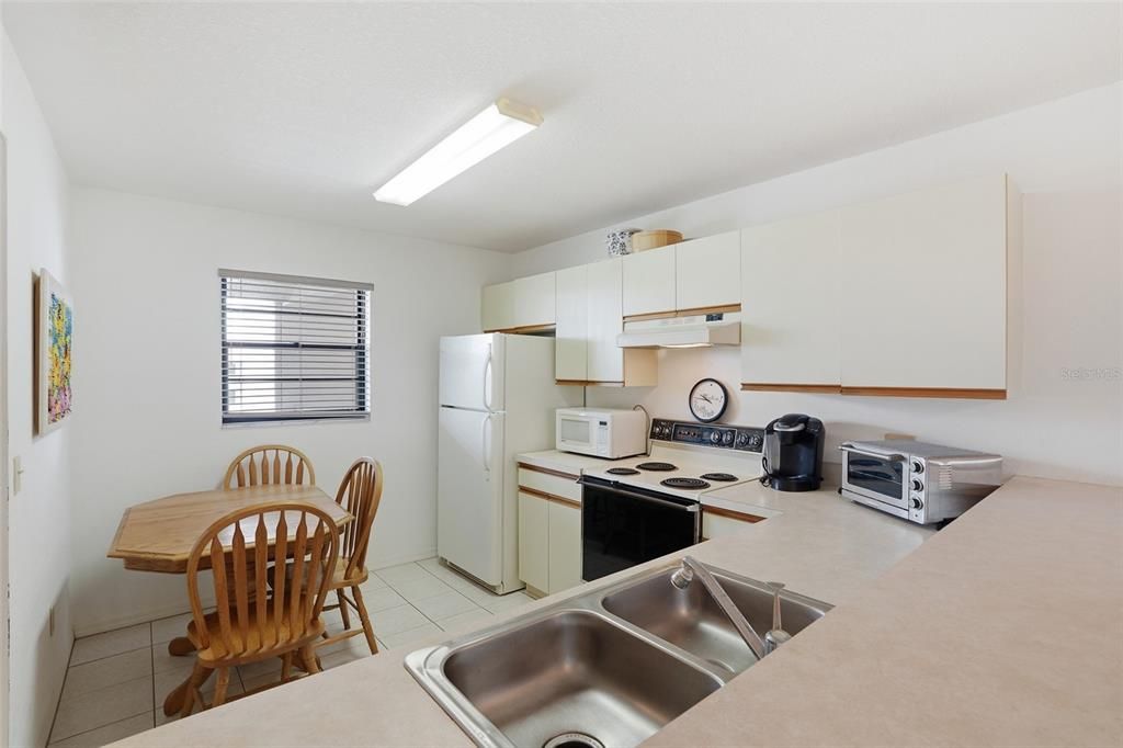 For Sale: $99,000 (2 beds, 2 baths, 1153 Square Feet)