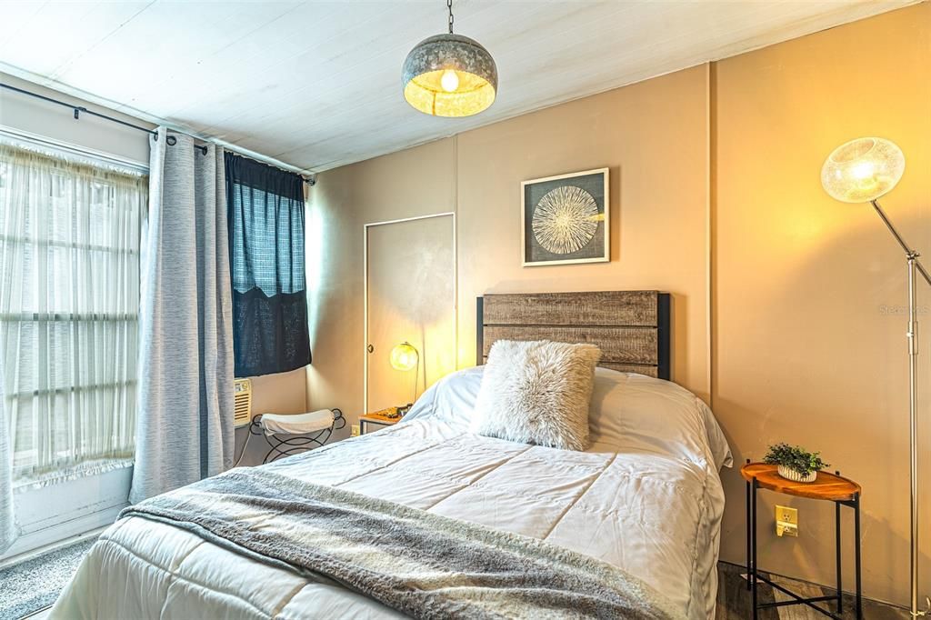 For Sale: $84,500 (2 beds, 2 baths, 1019 Square Feet)