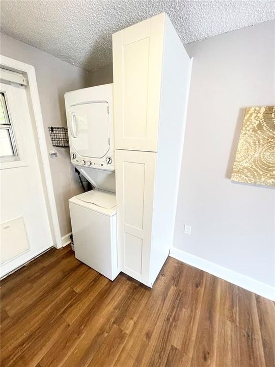 Activo con contrato: $1,895 (2 camas, 1 baños, 675 Pies cuadrados)