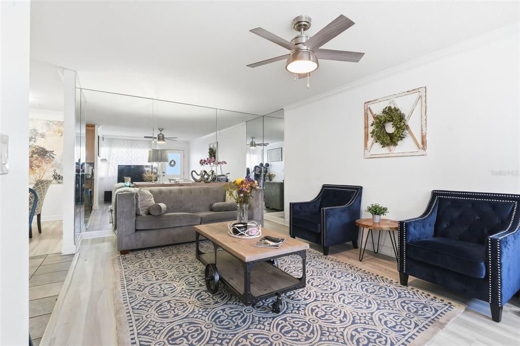 For Sale: $185,000 (2 beds, 1 baths, 996 Square Feet)