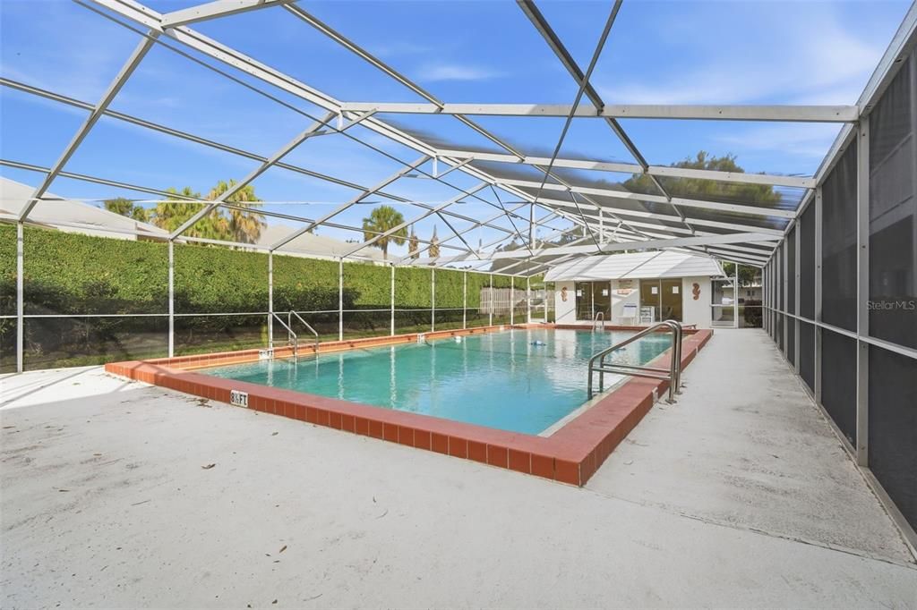 For Sale: $185,000 (2 beds, 1 baths, 996 Square Feet)