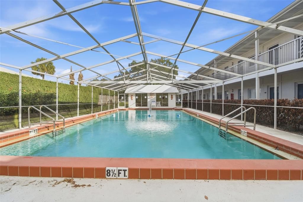 For Sale: $185,000 (2 beds, 1 baths, 996 Square Feet)
