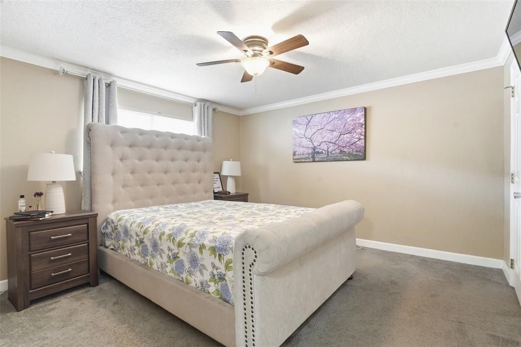 For Sale: $185,000 (2 beds, 1 baths, 996 Square Feet)