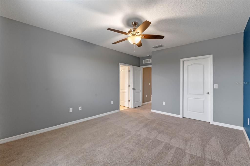 For Sale: $295,001 (3 beds, 2 baths, 1758 Square Feet)