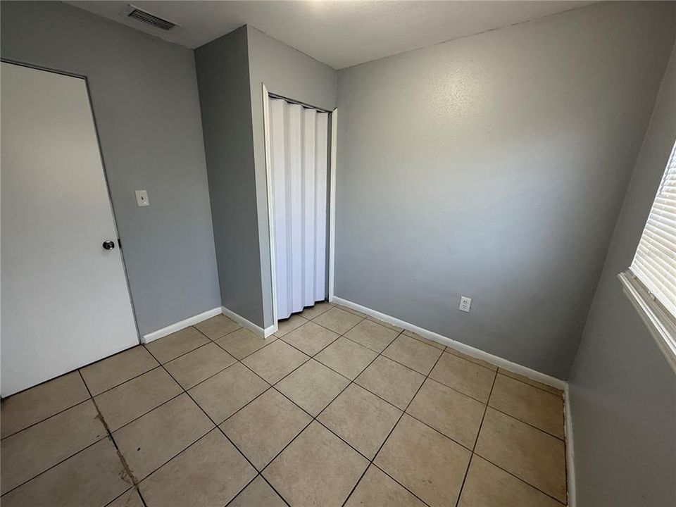 For Rent: $1,335 (3 beds, 1 baths, 816 Square Feet)
