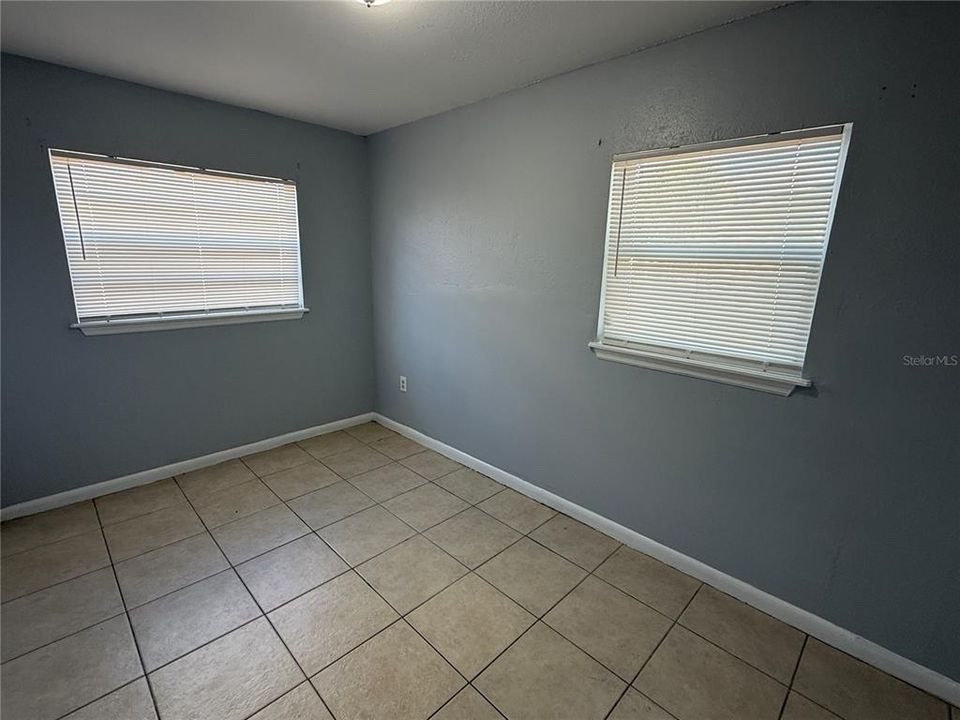 For Rent: $1,335 (3 beds, 1 baths, 816 Square Feet)