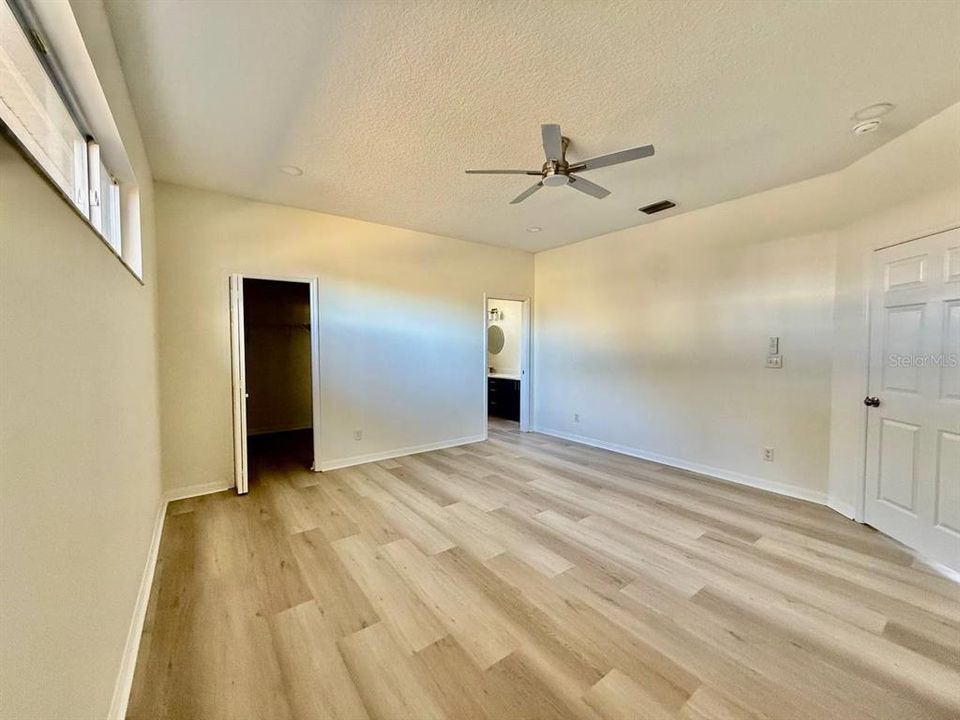 В аренду: $2,300 (3 спален, 2 ванн, 1702 Квадратных фут)