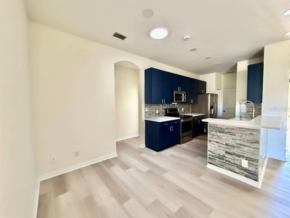 В аренду: $2,300 (3 спален, 2 ванн, 1702 Квадратных фут)
