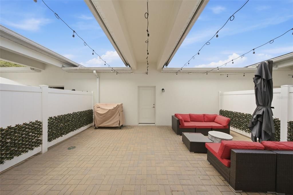 For Sale: $364,900 (2 beds, 2 baths, 1497 Square Feet)