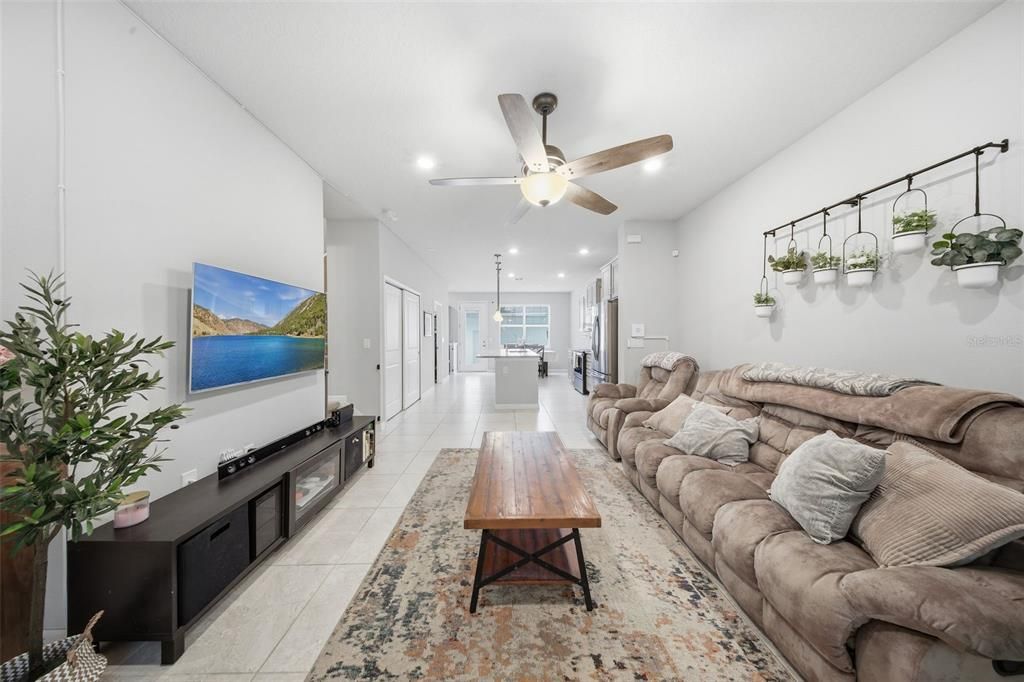 For Sale: $364,900 (2 beds, 2 baths, 1497 Square Feet)