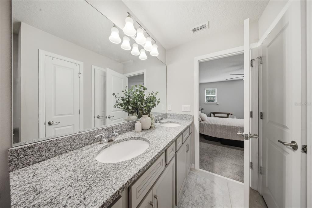 For Sale: $364,900 (2 beds, 2 baths, 1497 Square Feet)