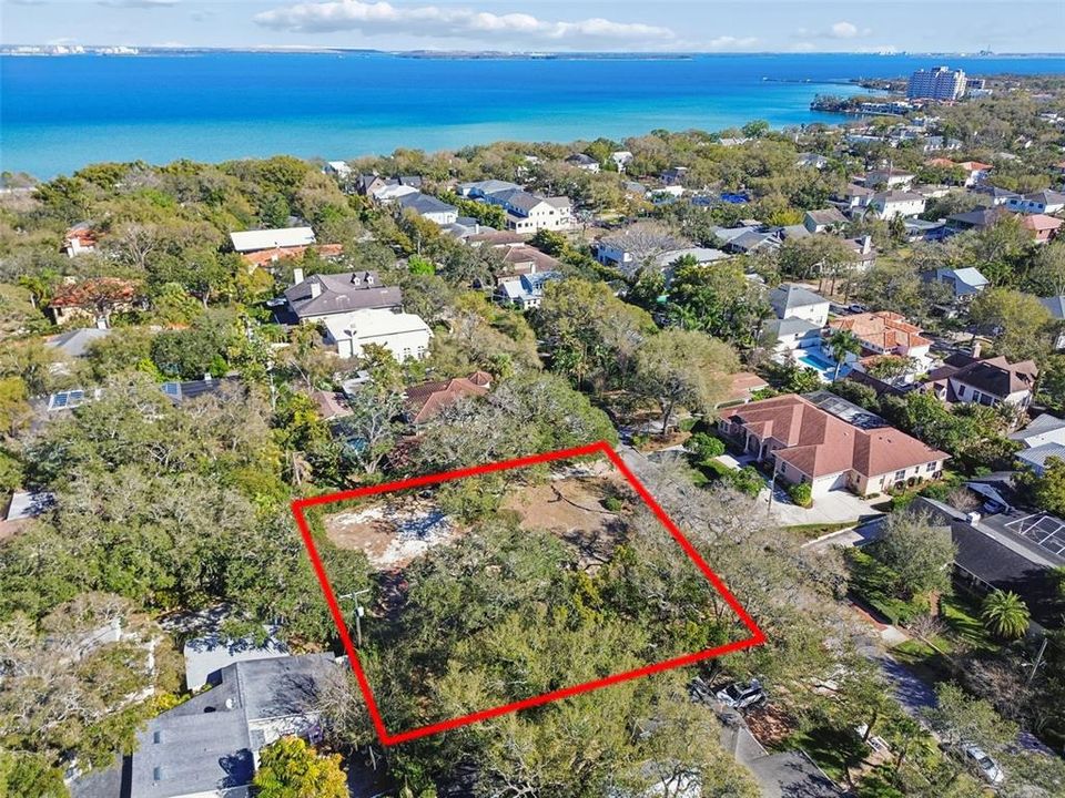 На продажу: $3,300,000 (0.50 acres)