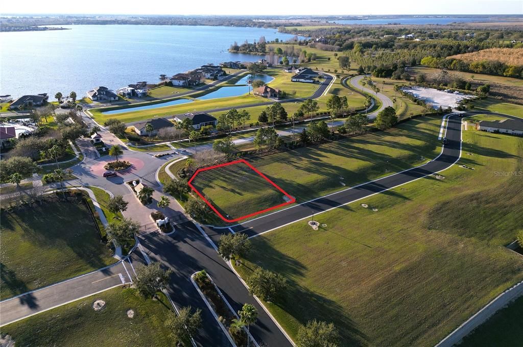 На продажу: $80,000 (0.27 acres)