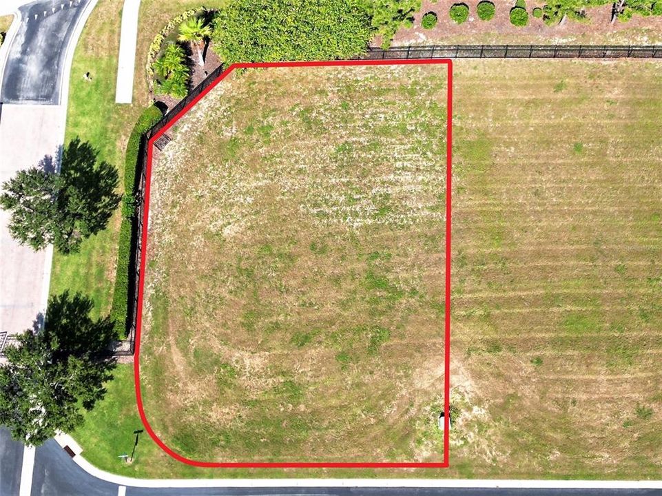 На продажу: $80,000 (0.27 acres)