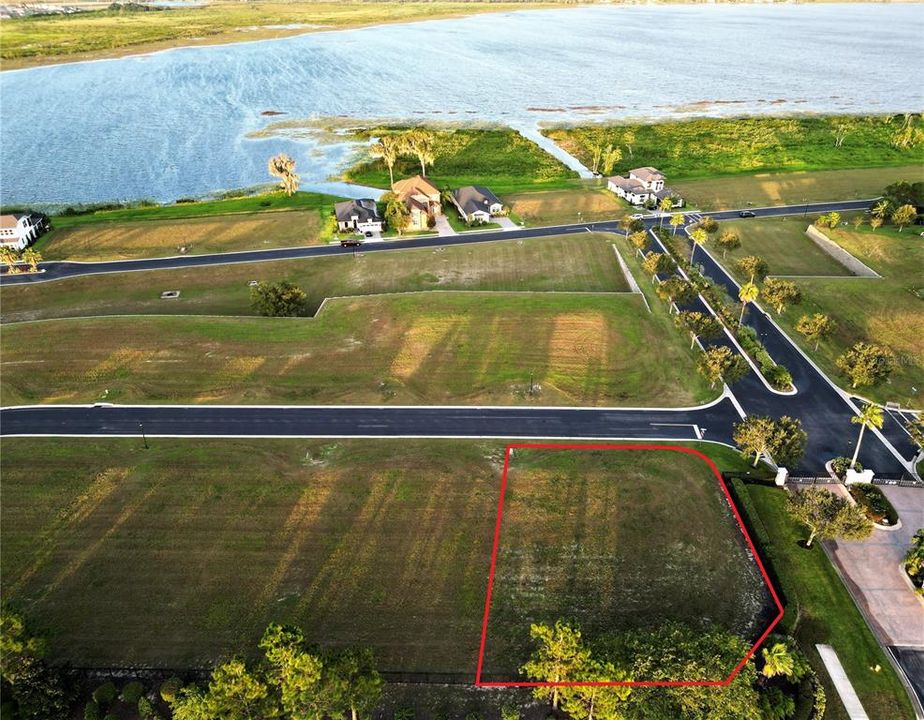 На продажу: $80,000 (0.27 acres)