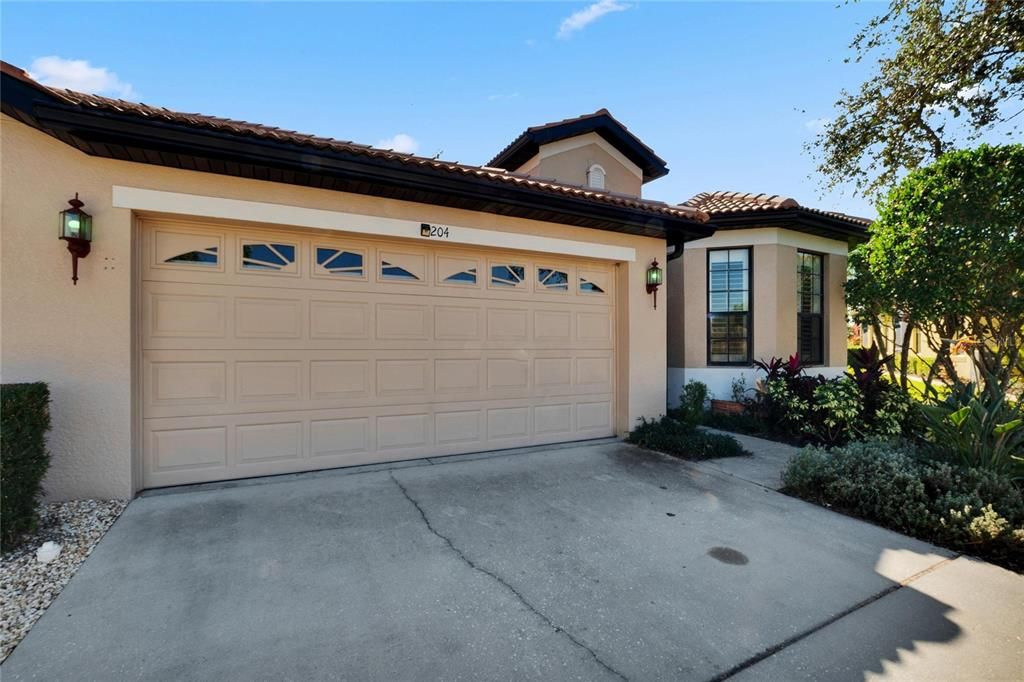 Active With Contract: $275,000 (2 beds, 2 baths, 1631 Square Feet)