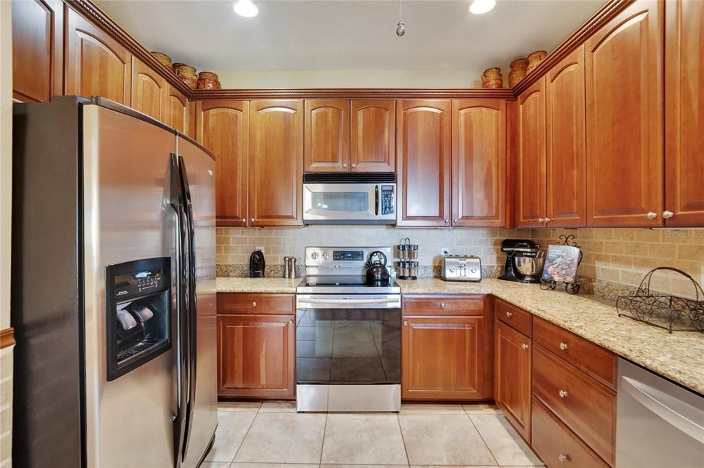Active With Contract: $275,000 (2 beds, 2 baths, 1631 Square Feet)