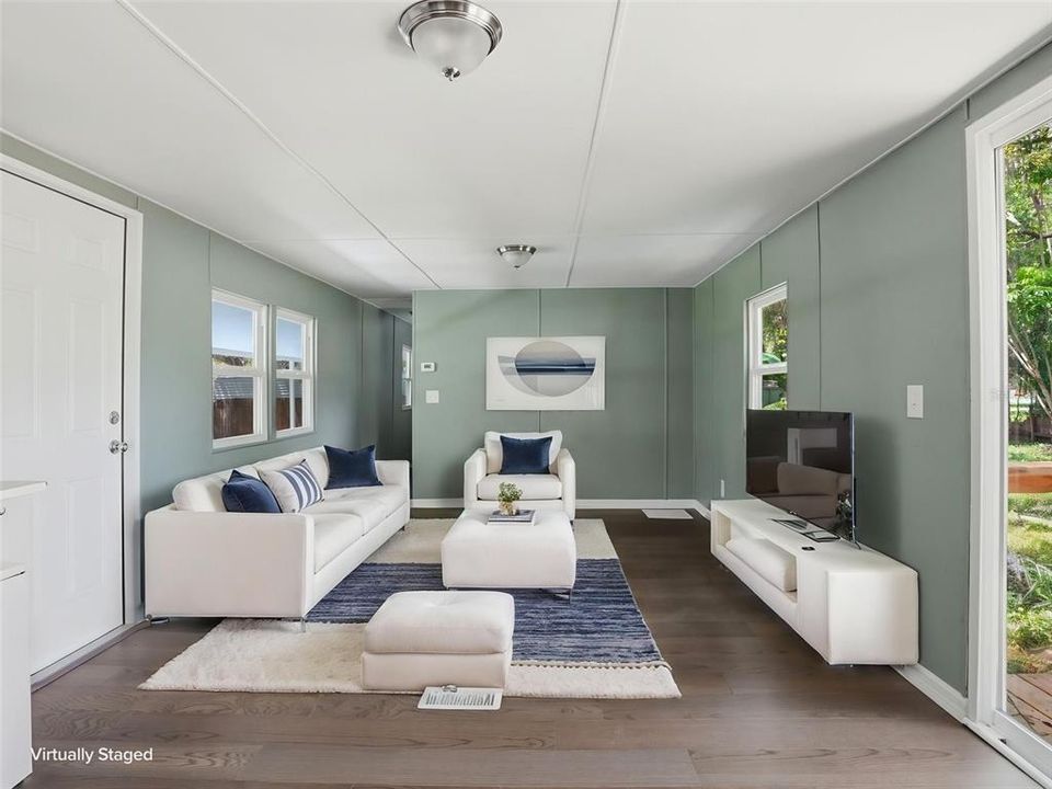 For Sale: $119,900 (2 beds, 1 baths, 660 Square Feet)