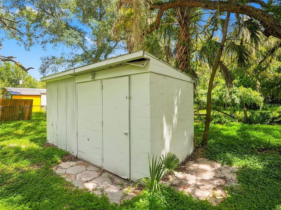 For Sale: $119,900 (2 beds, 1 baths, 660 Square Feet)