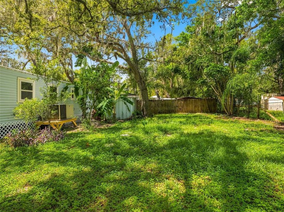 For Sale: $119,900 (2 beds, 1 baths, 660 Square Feet)