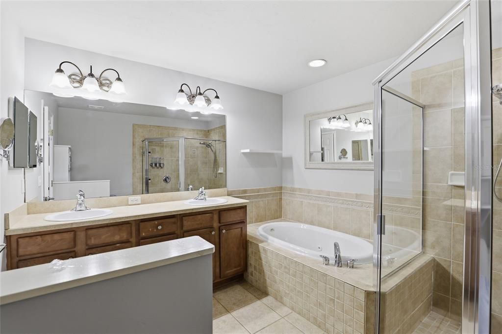 For Sale: $799,900 (5 beds, 3 baths, 3157 Square Feet)