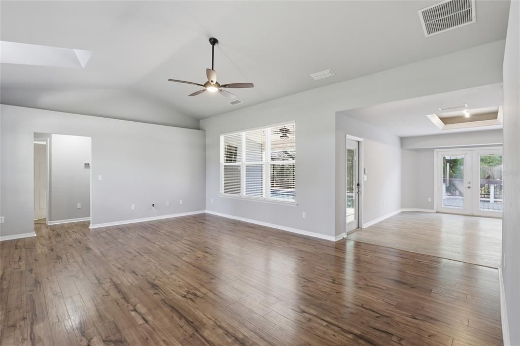 For Sale: $799,900 (5 beds, 3 baths, 3157 Square Feet)