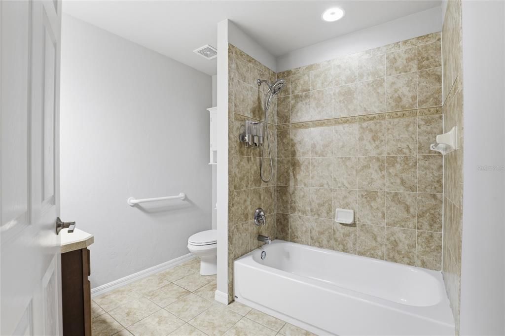 For Sale: $799,900 (5 beds, 3 baths, 3157 Square Feet)