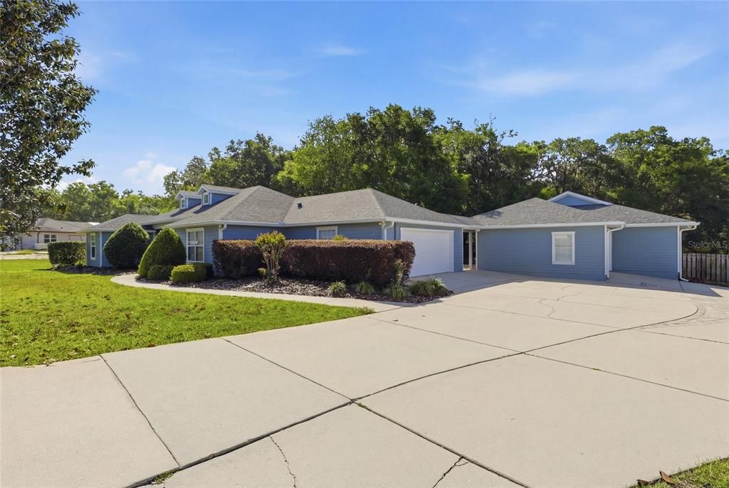 For Sale: $799,900 (5 beds, 3 baths, 3157 Square Feet)