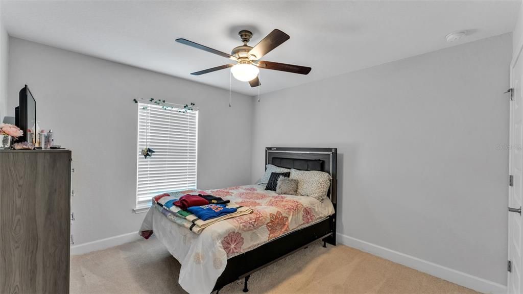 For Sale: $559,900 (4 beds, 2 baths, 2116 Square Feet)