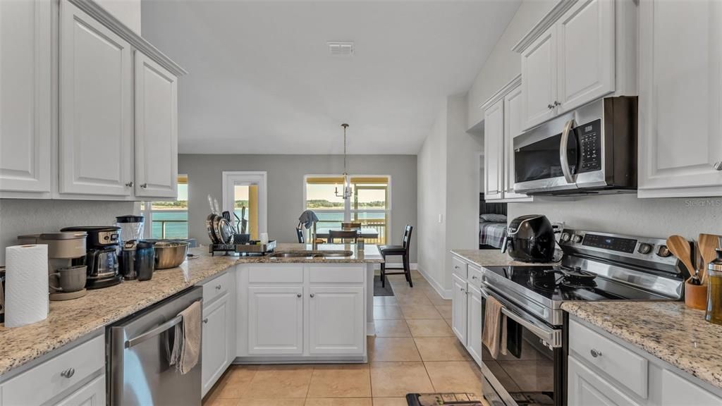 For Sale: $559,900 (4 beds, 2 baths, 2116 Square Feet)