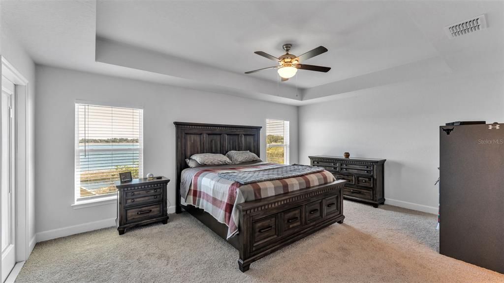 For Sale: $559,900 (4 beds, 2 baths, 2116 Square Feet)
