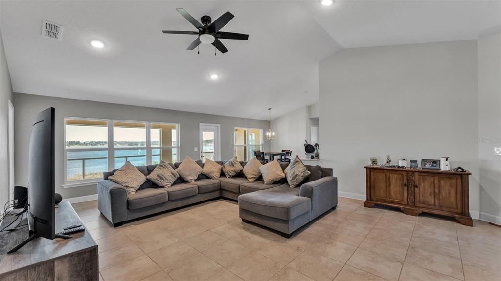 For Sale: $559,900 (4 beds, 2 baths, 2116 Square Feet)