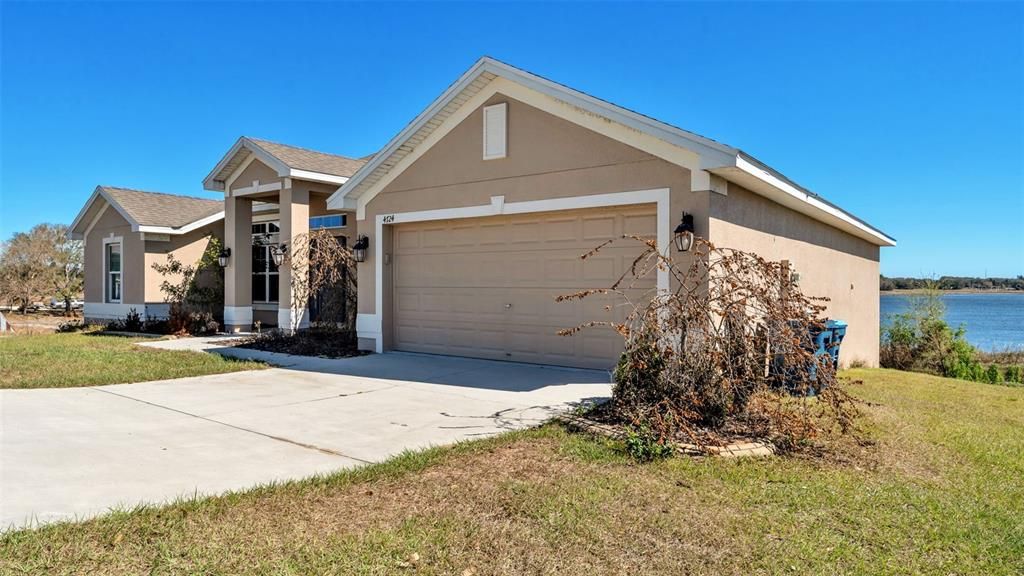 For Sale: $559,900 (4 beds, 2 baths, 2116 Square Feet)