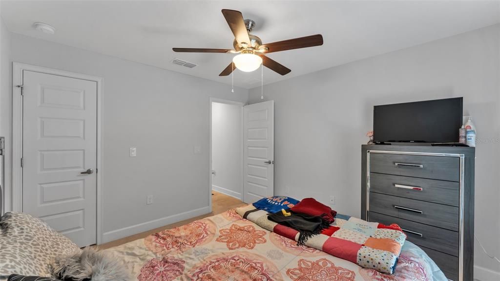 For Sale: $559,900 (4 beds, 2 baths, 2116 Square Feet)
