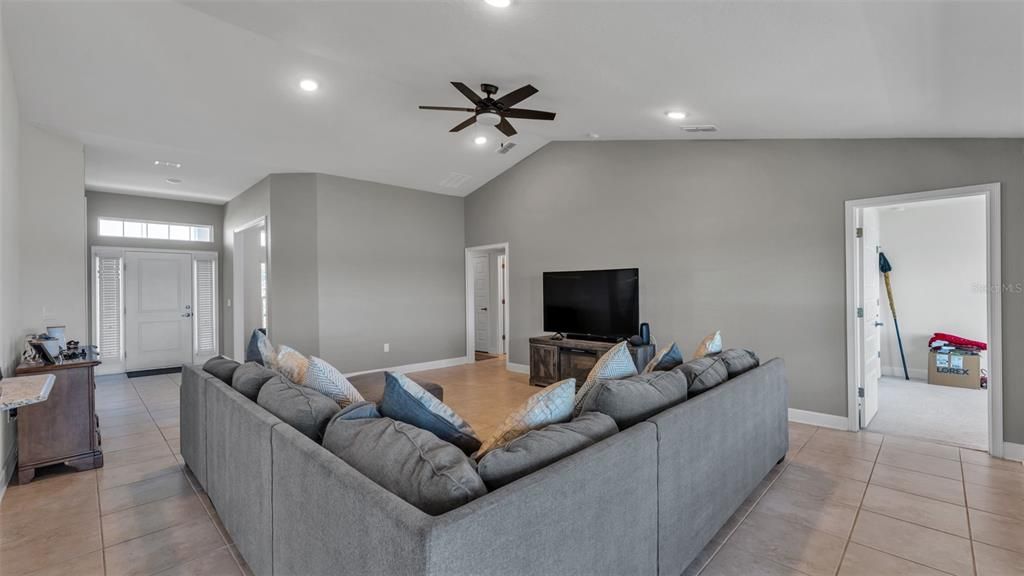 For Sale: $559,900 (4 beds, 2 baths, 2116 Square Feet)