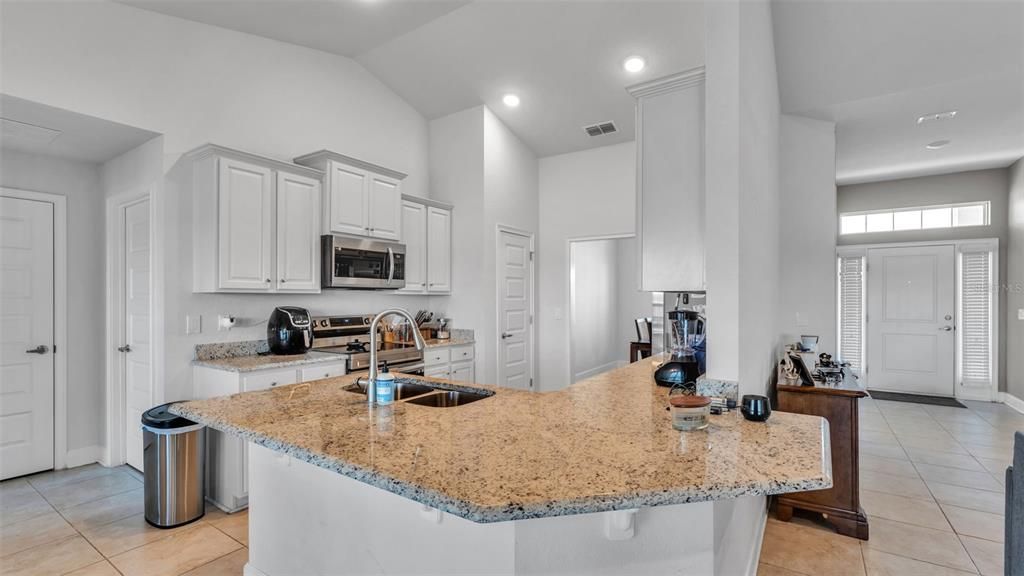 For Sale: $559,900 (4 beds, 2 baths, 2116 Square Feet)