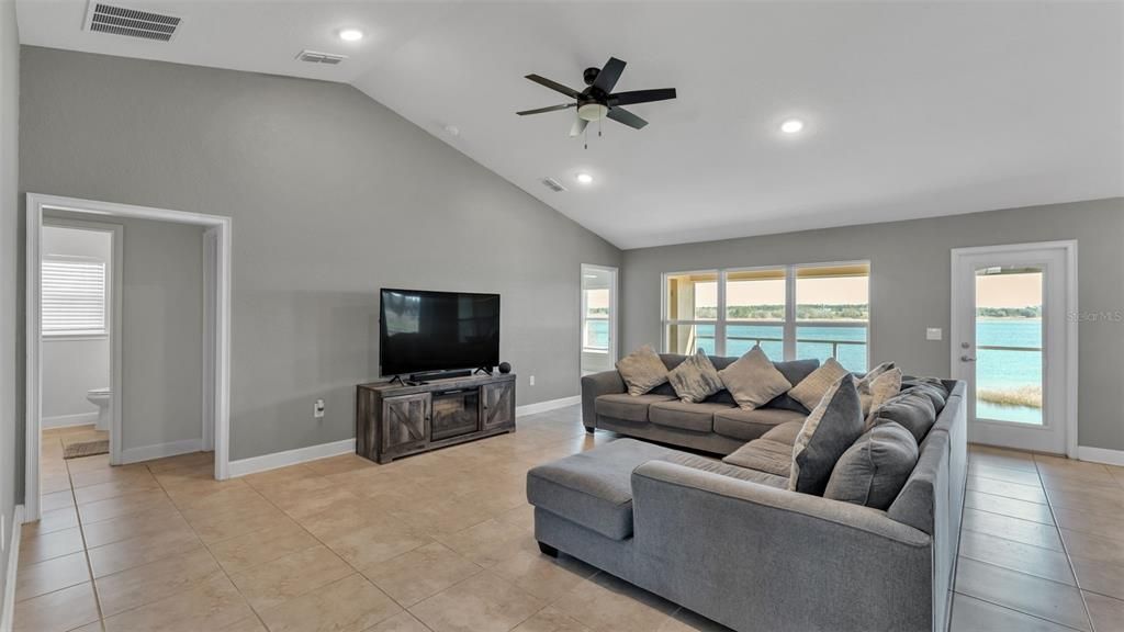 For Sale: $559,900 (4 beds, 2 baths, 2116 Square Feet)