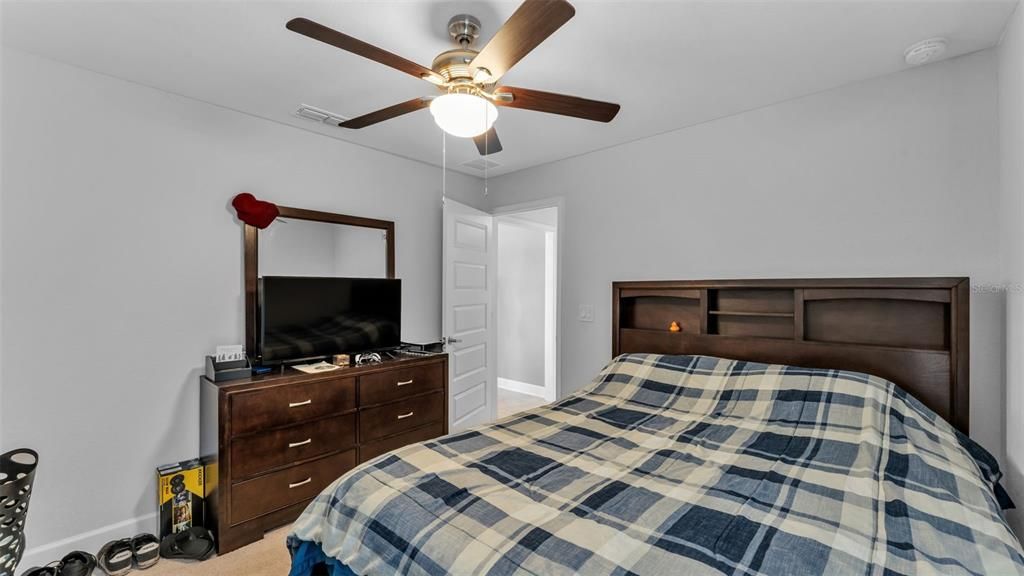For Sale: $559,900 (4 beds, 2 baths, 2116 Square Feet)