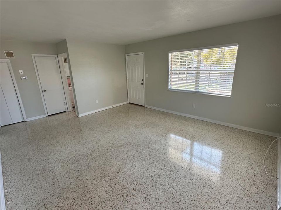 На продажу: $640,000 (4 спален, 0 ванн, 2192 Квадратных фут)