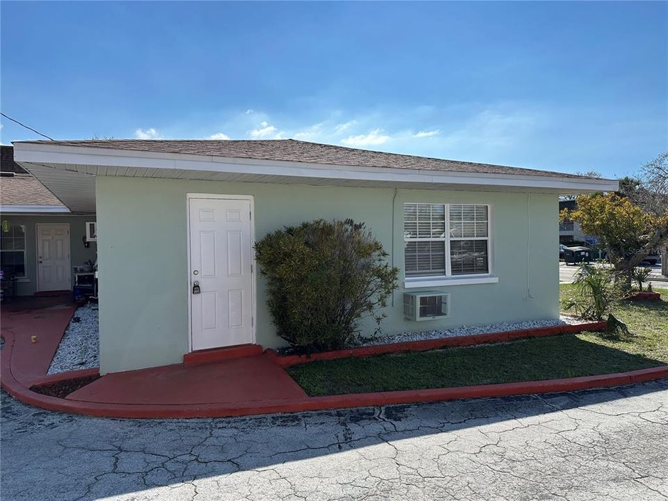 На продажу: $640,000 (4 спален, 0 ванн, 2192 Квадратных фут)