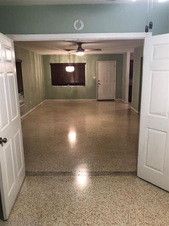 На продажу: $640,000 (4 спален, 0 ванн, 2192 Квадратных фут)