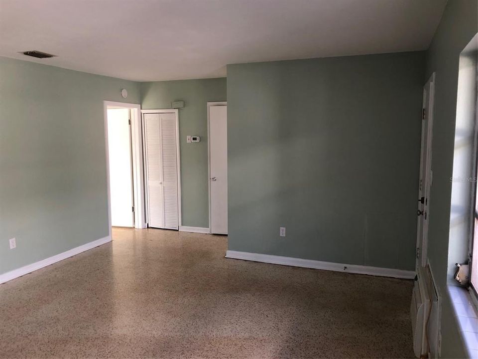 На продажу: $640,000 (4 спален, 0 ванн, 2192 Квадратных фут)