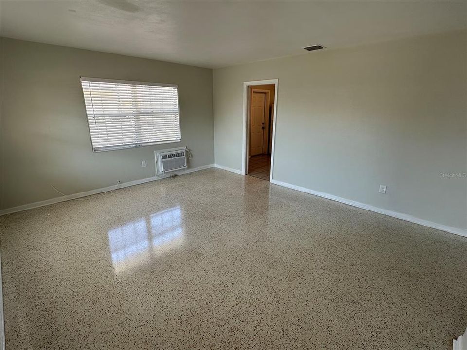 На продажу: $640,000 (4 спален, 0 ванн, 2192 Квадратных фут)