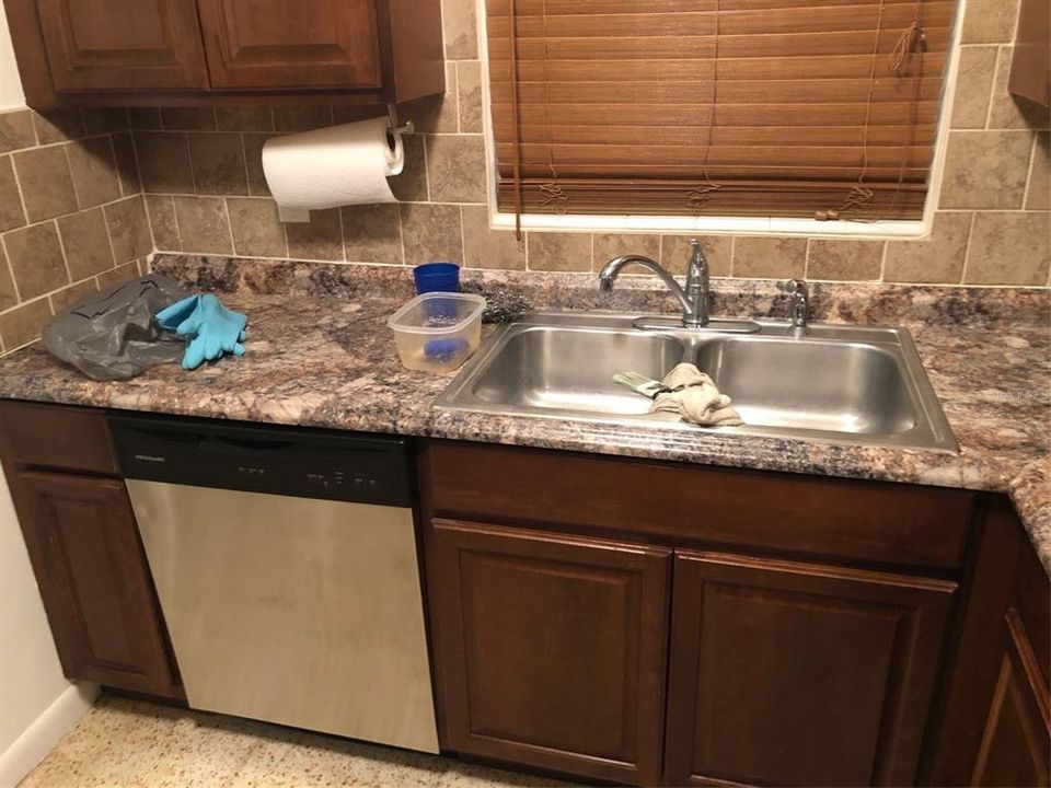 На продажу: $640,000 (4 спален, 0 ванн, 2192 Квадратных фут)