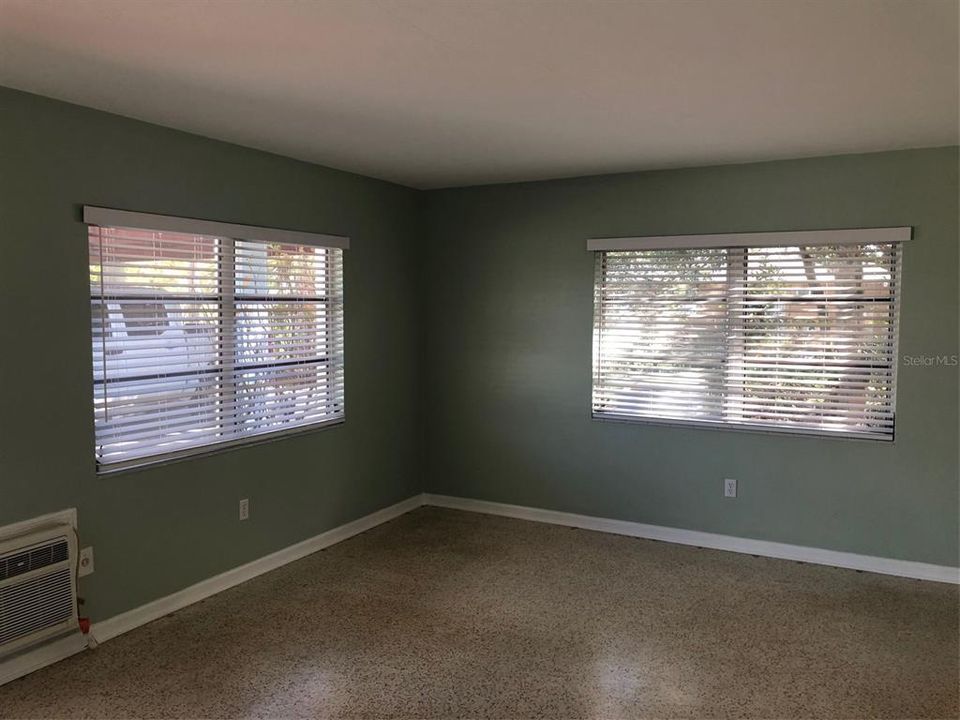 На продажу: $640,000 (4 спален, 0 ванн, 2192 Квадратных фут)