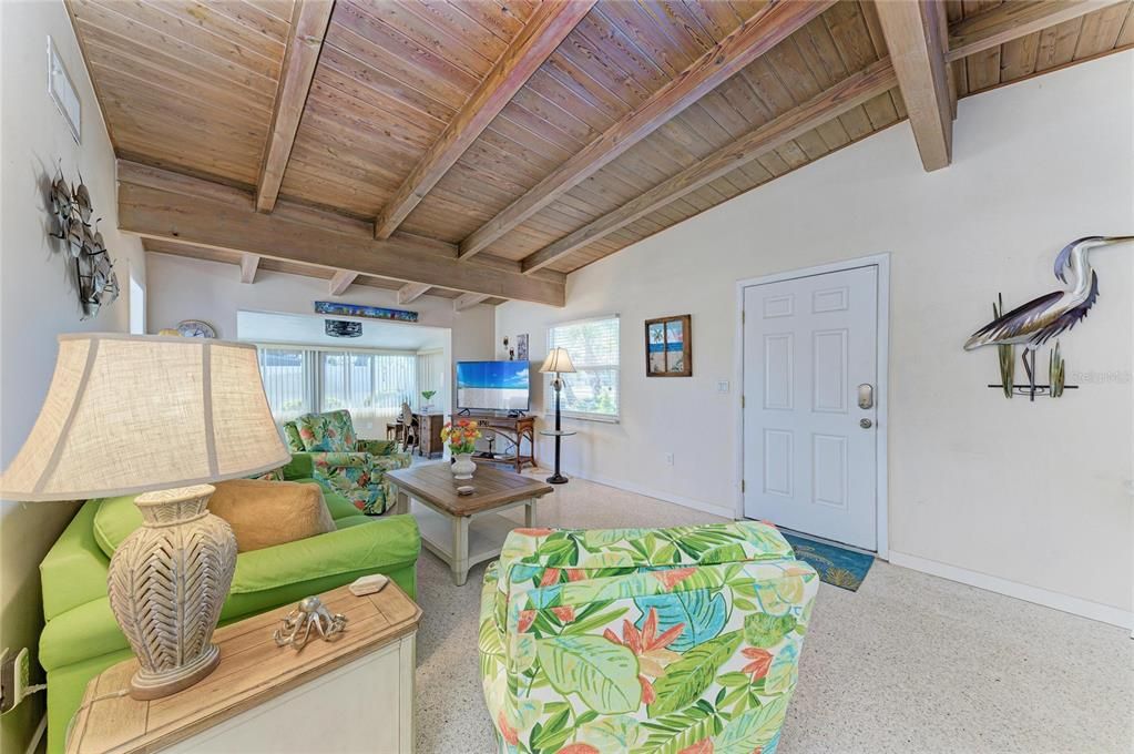 Active With Contract: $624,999 (2 beds, 1 baths, 1040 Square Feet)