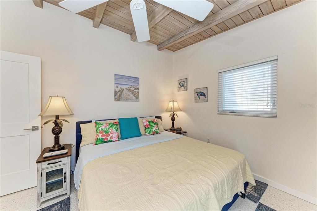 Active With Contract: $624,999 (2 beds, 1 baths, 1040 Square Feet)